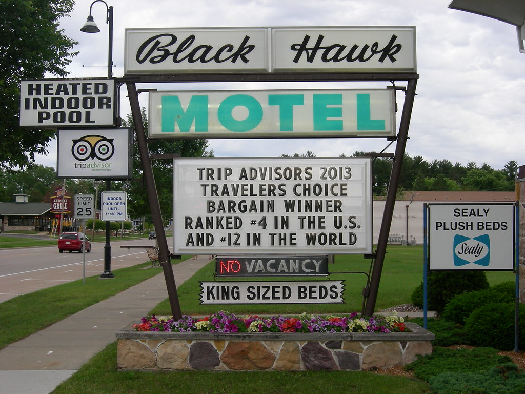 Black Hawk Motel (day) Wisconsin Dells, WI. (6/21/2013) Flickr