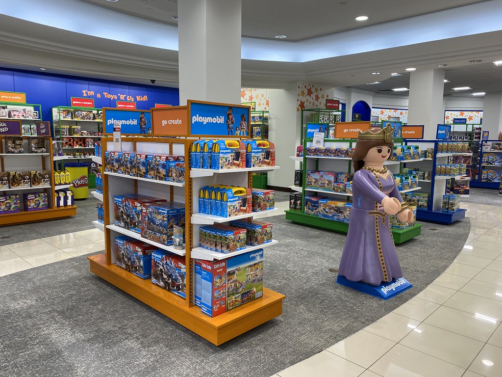 Toys R Us Macy’s Dadeland Mall Phillip Pessar Flickr
