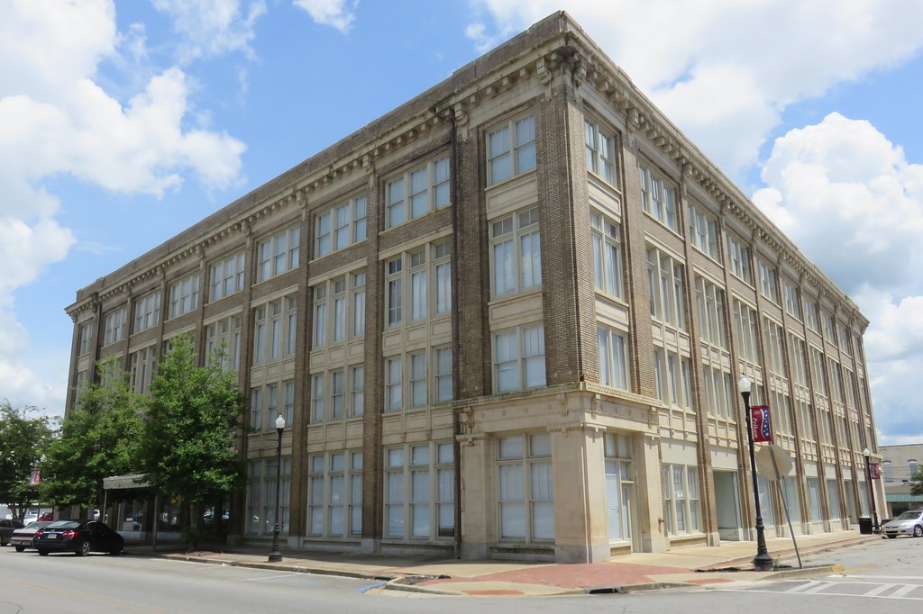 Old Hand Trading Company Building (Pelham, Flickr