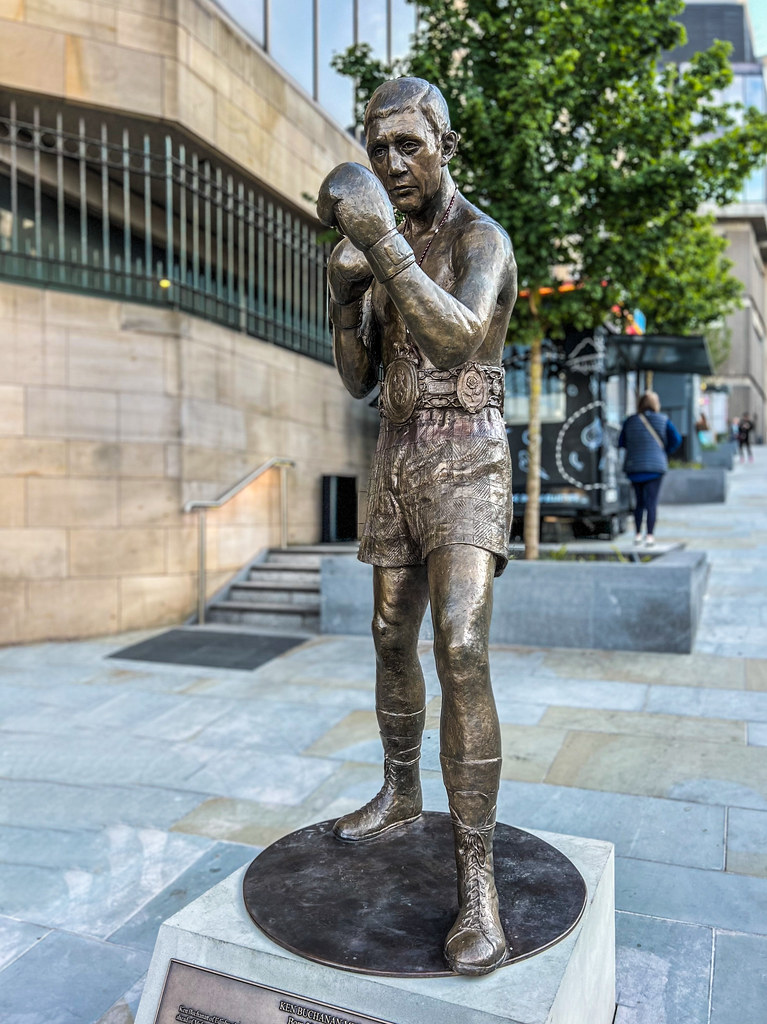 Ken Buchanan Statue This is a bronze statue of the former … Flickr