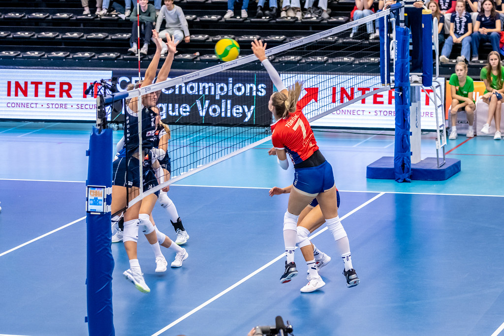 DSC_8564 KATA TÖRÖK Outside hitter/spiker or wing hitter/s… Flickr