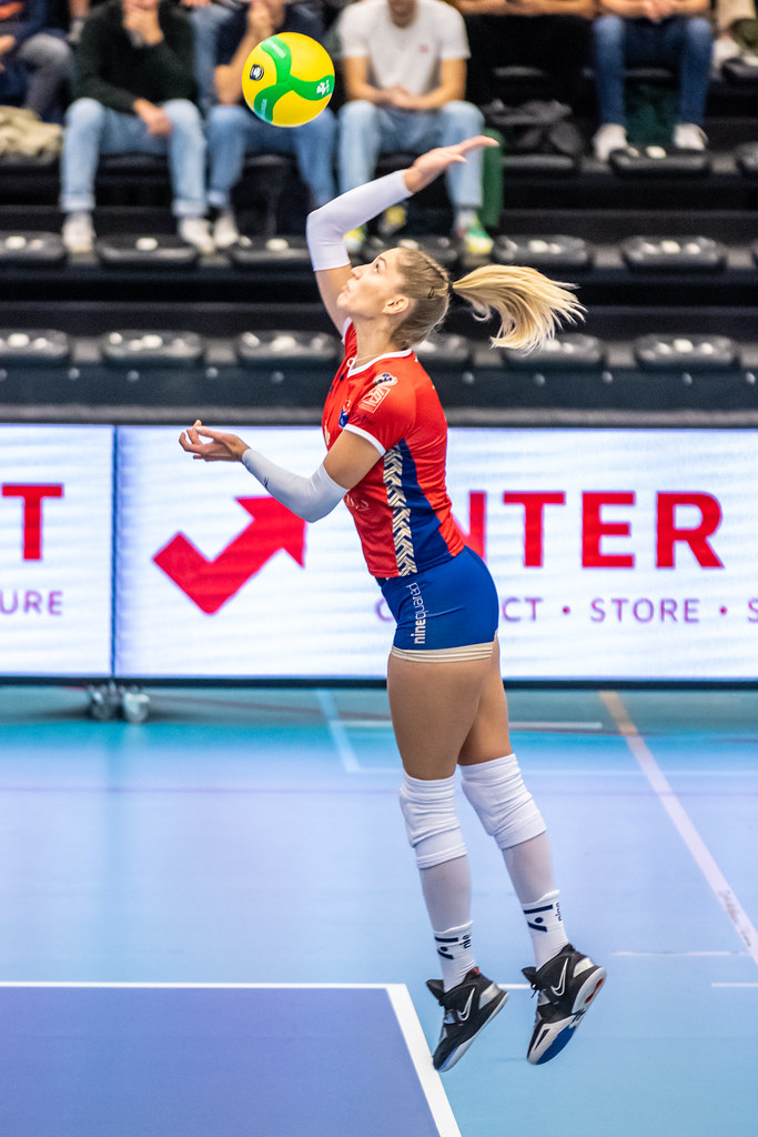 DSC_8024 KATA TÖRÖK Outside hitter/spiker or wing hitter/s… Flickr