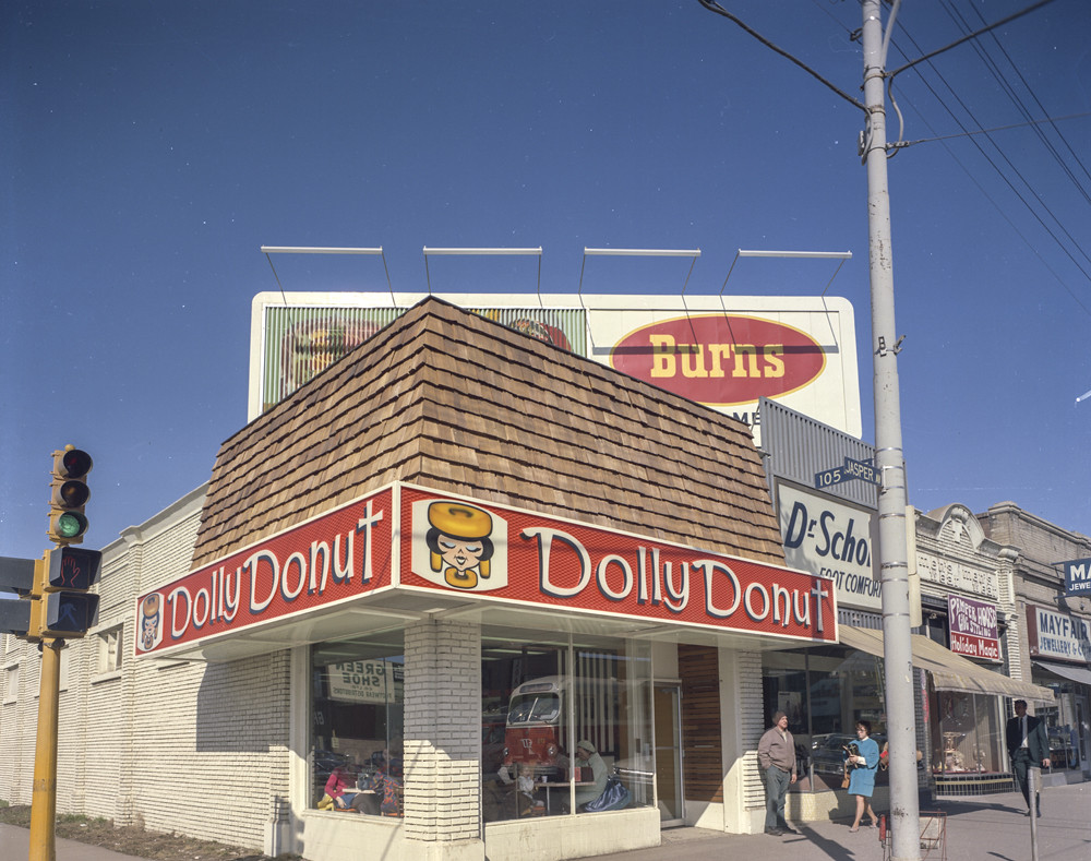 Dolly Donut, Jasper Avenue, Edmonton, April 1970 Provincia… Flickr