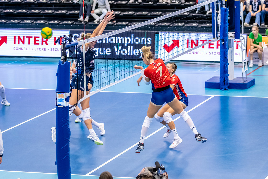 DSC_8565 KATA TÖRÖK Outside hitter/spiker or wing hitter/s… Flickr