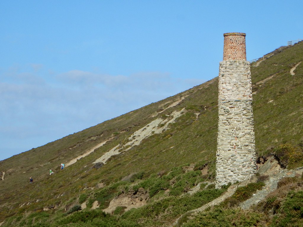 Blue Hills Tin Mine, Trevellas Porth c Douglas Law Flickr