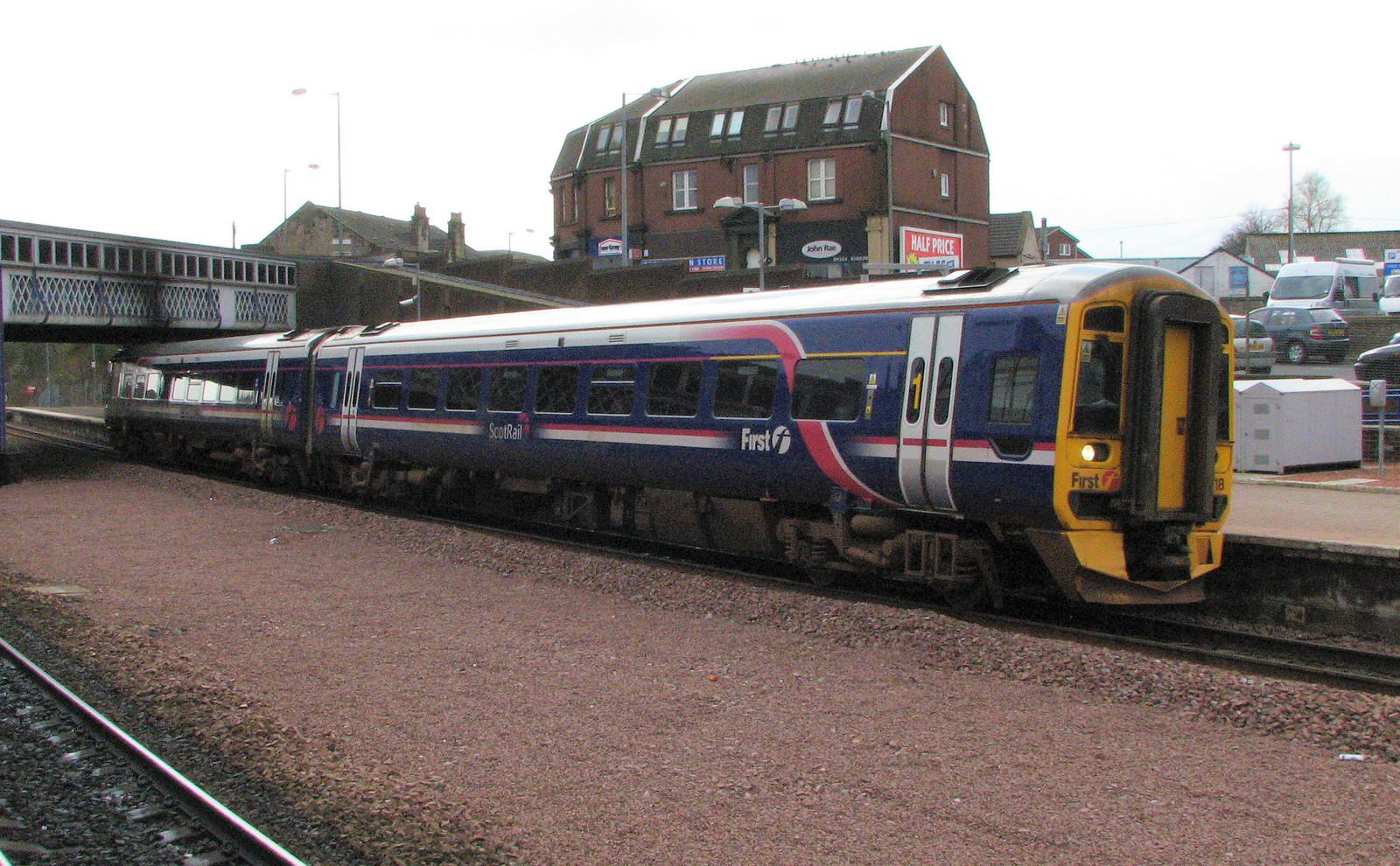 01/04/2009 Edinburgh Waverley & Glasgow Queen St. Station's Flickr
