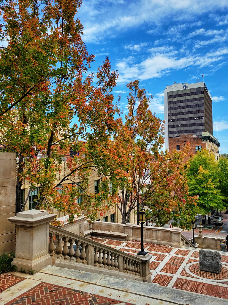 Fall color in Lynchburg, Virginia Kipp Teague Flickr