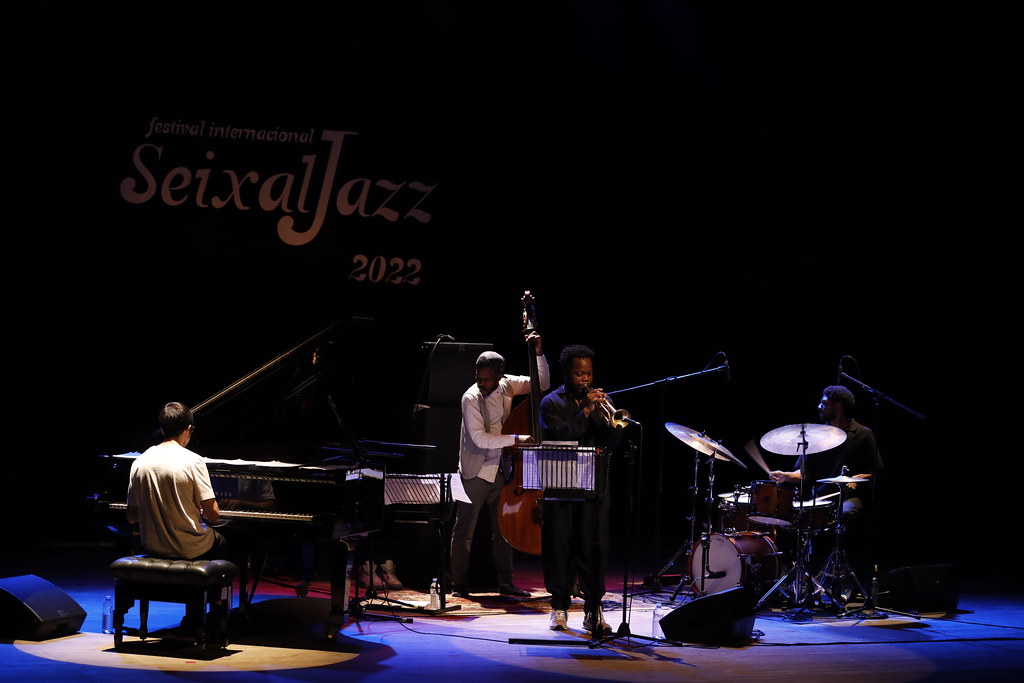 AMBROSE AKINMUSIRE QUARTET Ambrose Akinmusire trompete … Flickr