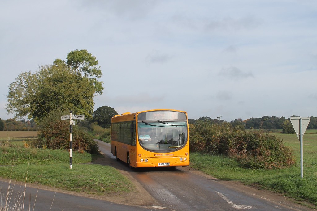 Sanders 516 1145hrs Norwich to Reepham 211022 The foggy co… Flickr