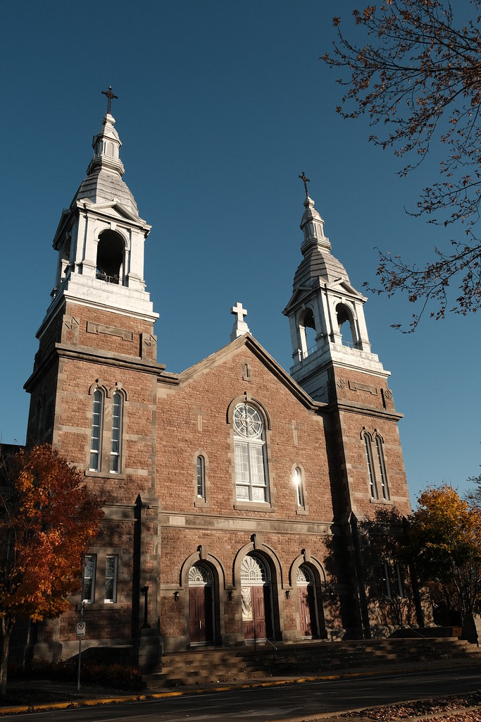 XT4X4425 Église SainteMadeleine, Rigaud, Québec Classic C… Flickr