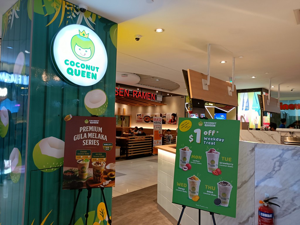 Coconut Queen outlet at Compass One on Deepavali Eve 2022 Flickr