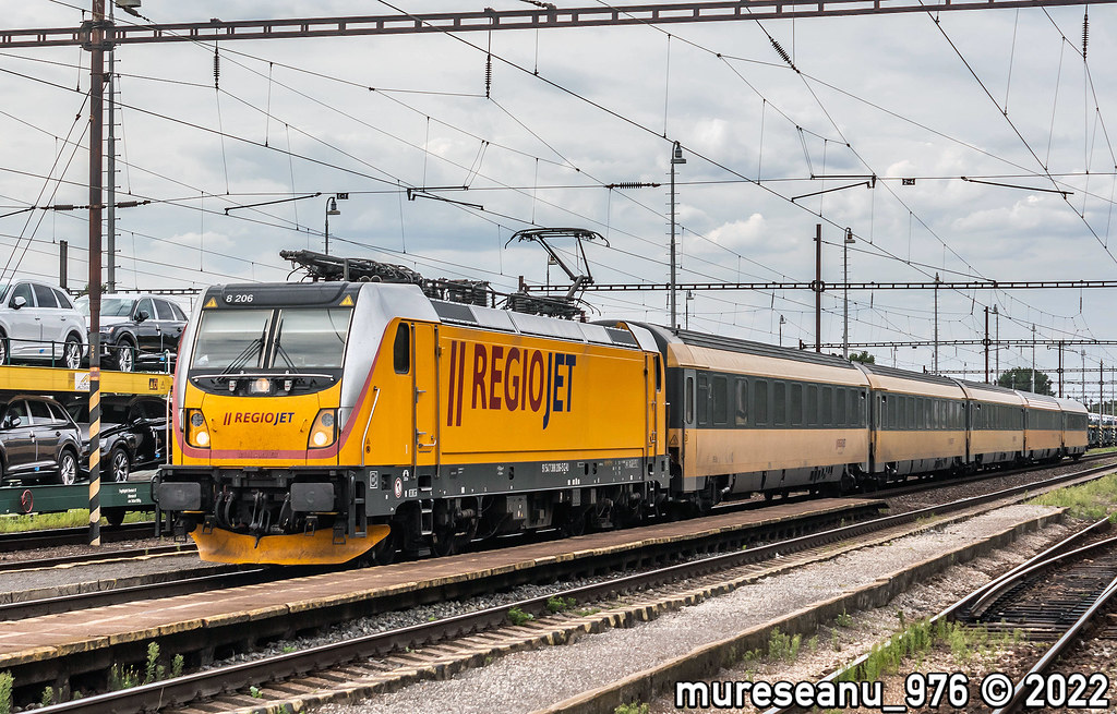 Bombardier TRAXX 388 206 RegioJet Cu un tren IC Praha Br… Flickr