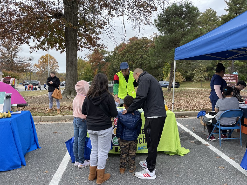 Watkins Mill ES Community Cares Day SRTS attended Watkin… Flickr