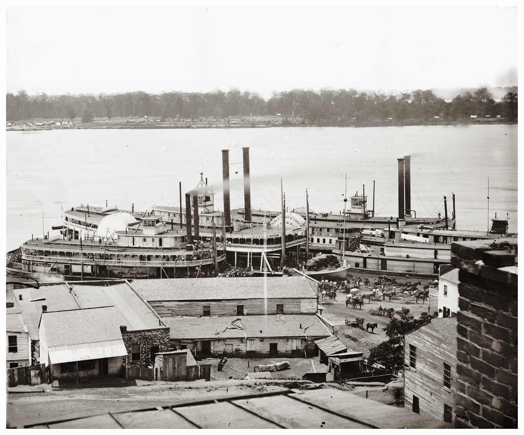 Vicksburg, Miss. Levee and steamboats (LOC. LCDIGcwpb01… Flickr