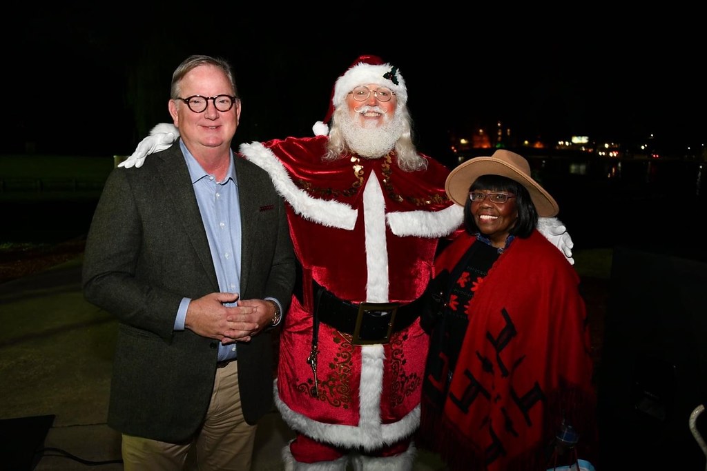 Tree Lighting 2021 Mae Parker Sandy Roberson Flickr
