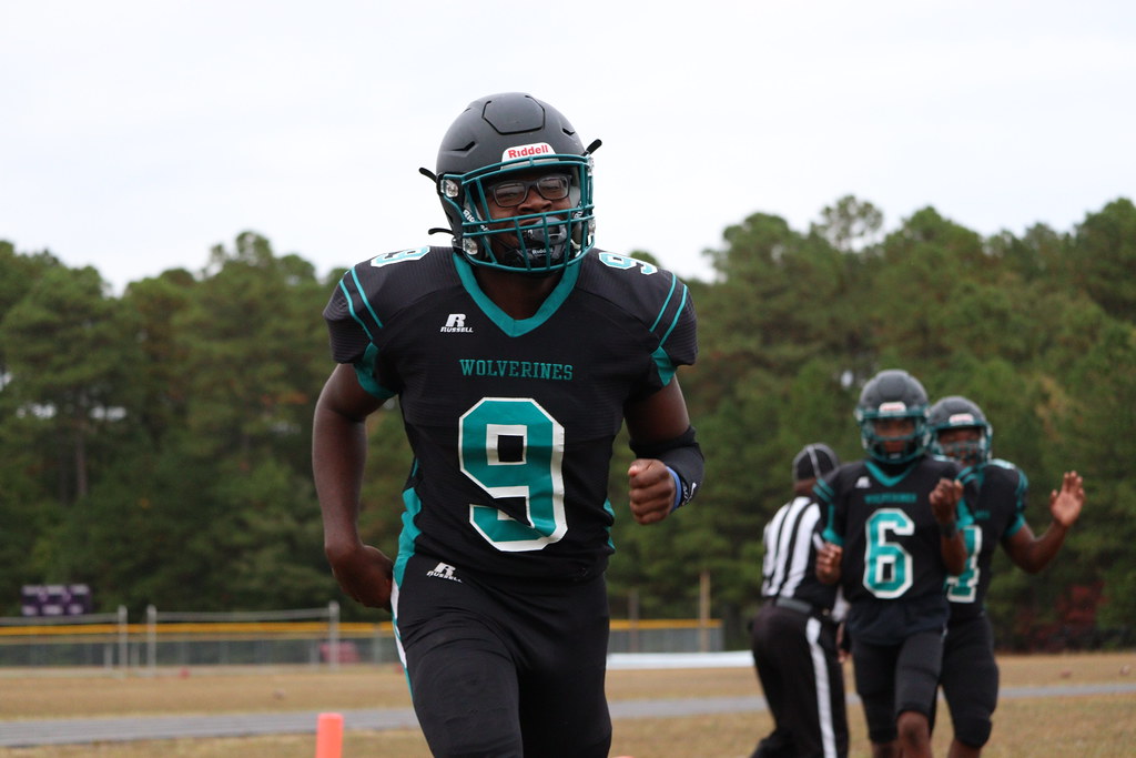 2022/10/24 Phoebus Woodside JV FB Woodside High School… Flickr