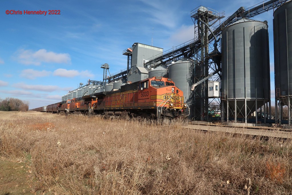 BNSF Grain on the RRVW Drove to Walcott ND today to get th… Flickr