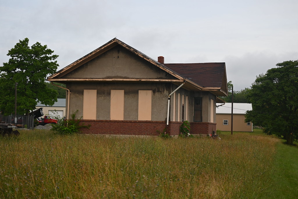 Remains of The Past The old CB&Q Depot in Kirksville, MO s… Flickr