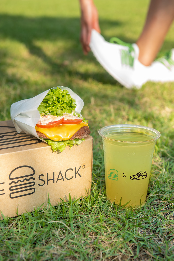 Shake Shack X LANE EIGHT Trainer AD 1s, Bunless Burger, Ki… Flickr