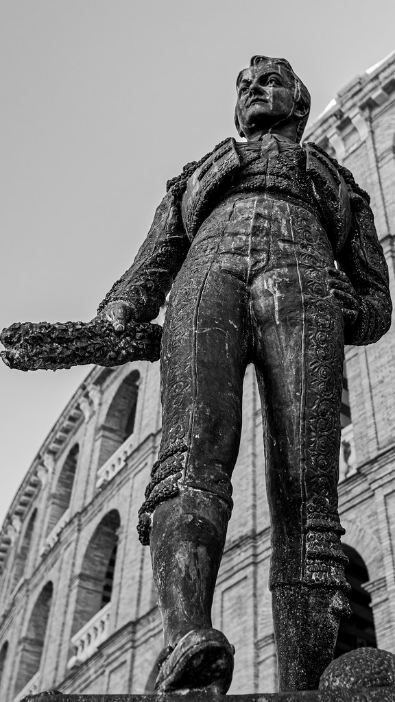 Look Up Matador Memorial Statue Outside the Bull Ring … Flickr