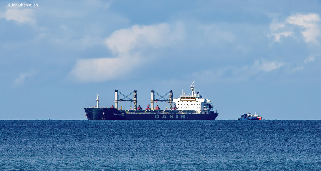 Mandarin Phoenix off Port Louis Arrived from Durban, the 2… Flickr
