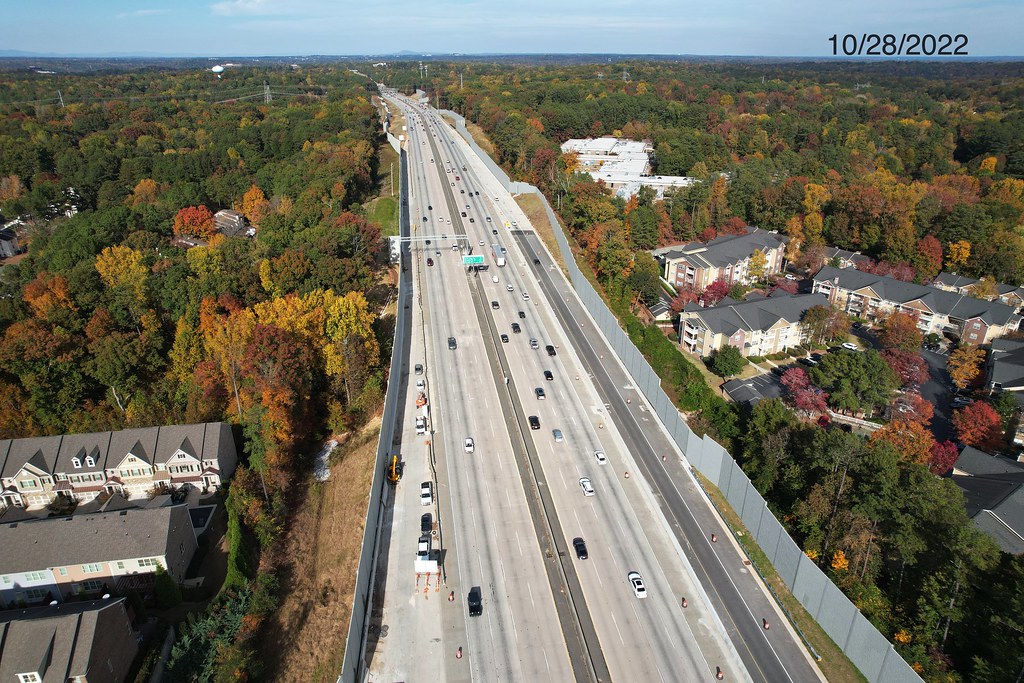 Looking north on SR 400 above Spalding Drive Looking north… Flickr