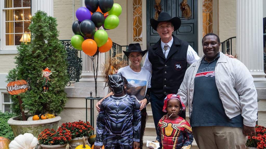 trickortreatrichmond103122_52472579139_o Virginia's Executive