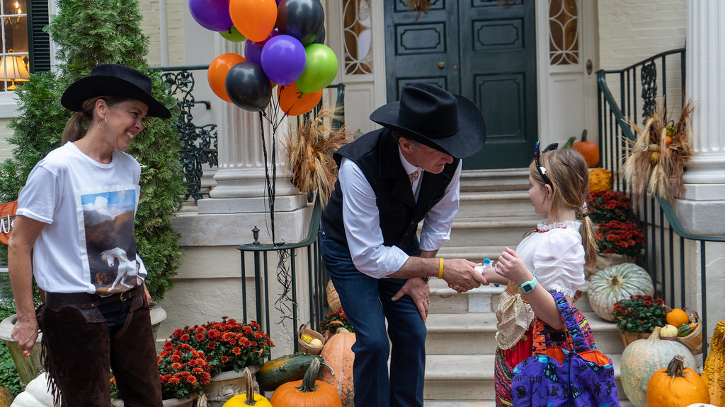 trickortreatrichmond103122_52471809507_o Virginia's Executive