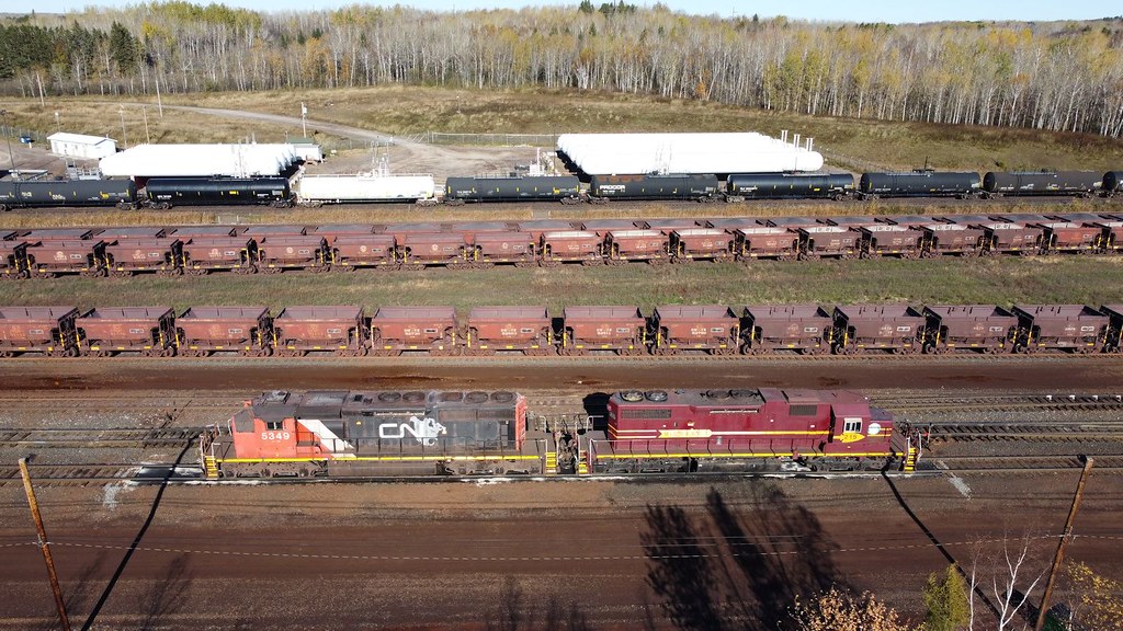 DMIR 215 + CN 5349 Proctor, MN A very good pair wait the… Flickr