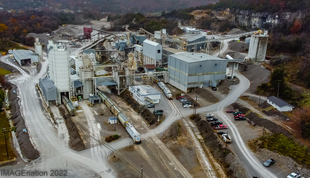 Lhoist North America The Lhoist North America's mine in Cr… Flickr