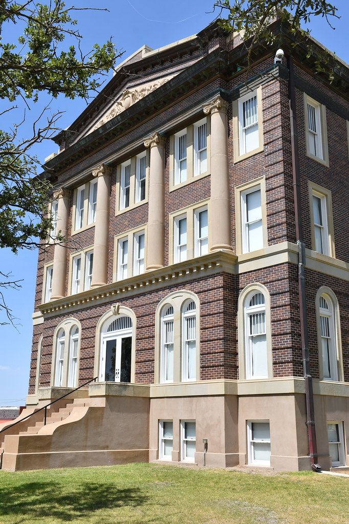 Mills County Courthouse (Goldthwaite, Texas) Historic 1913… Flickr