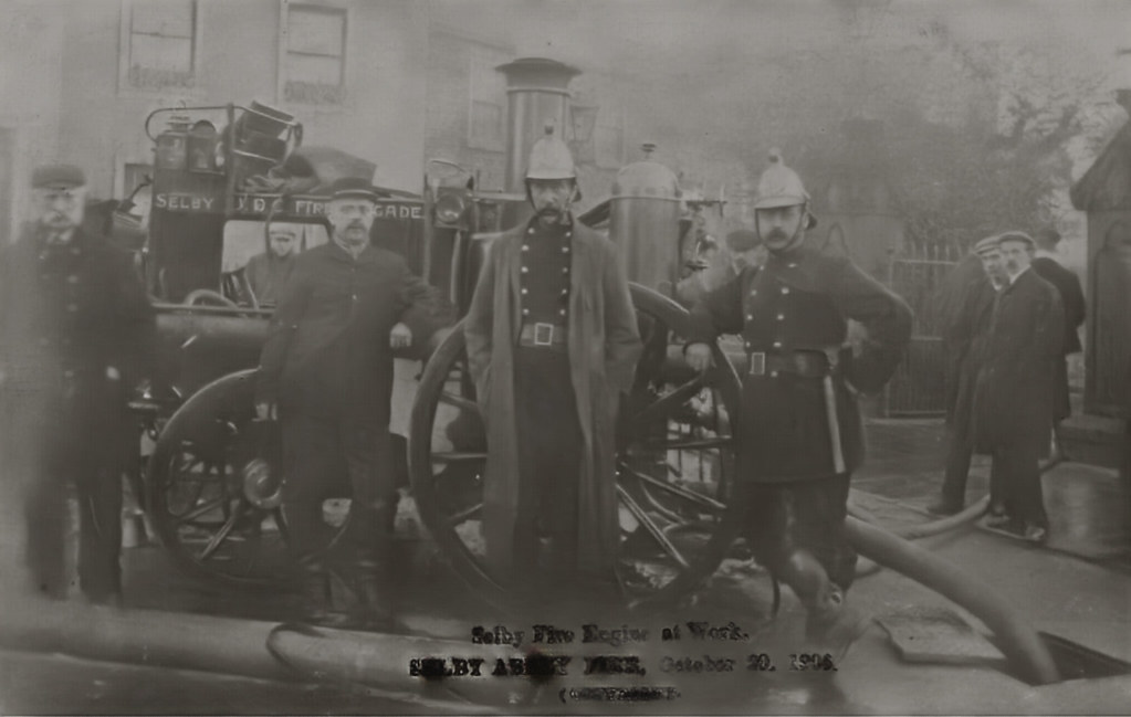 The Selby fire engine at work after the Selby Abbey fire 1… Flickr