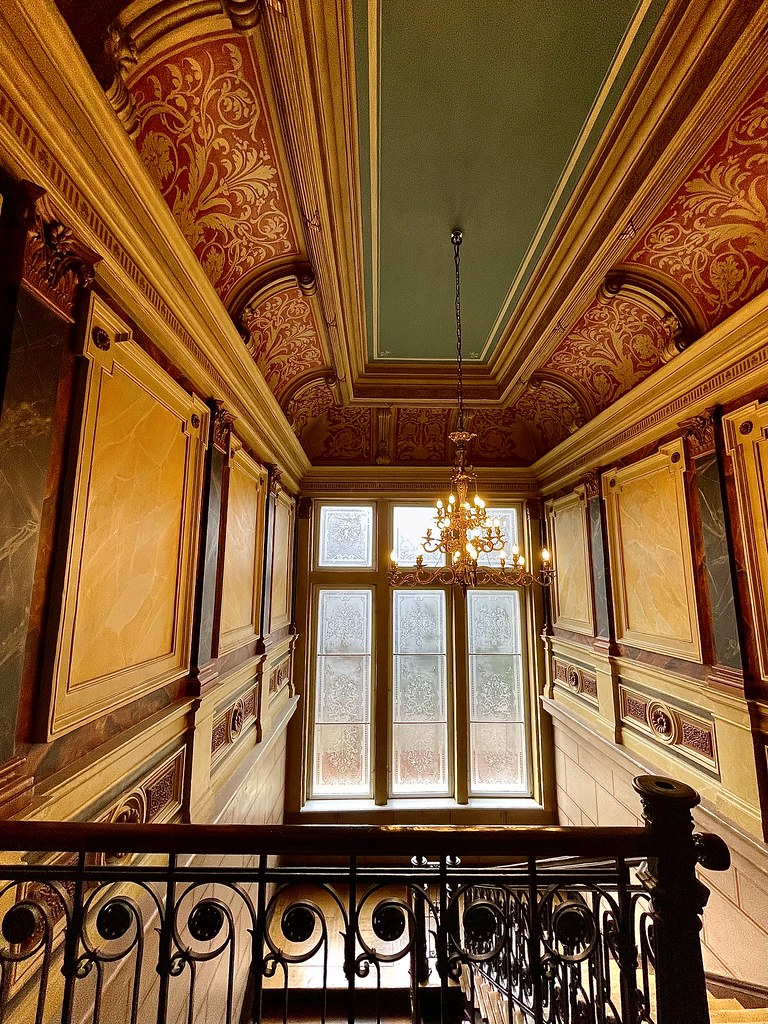 stairway (to heaven?) Villa Dessauer Die Villa Dessauer wu… Flickr