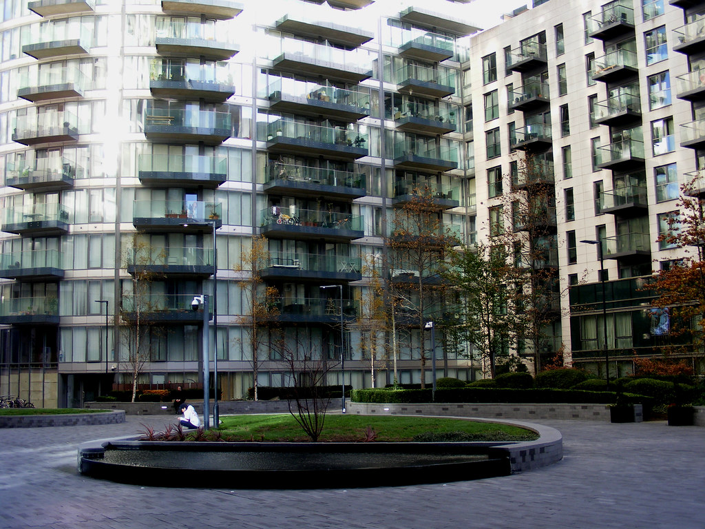 DSCF7900 Harbour Exchange flats, Crossharbour Exchange, E1… Sludge