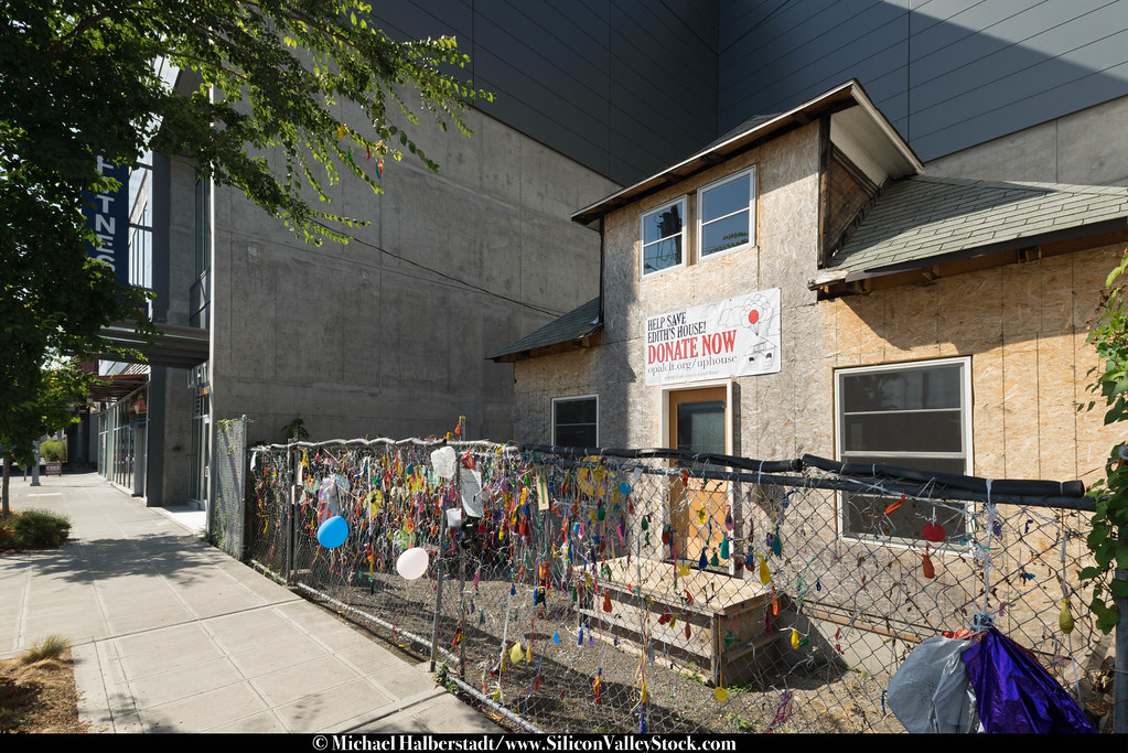 20150816DSC01362.jpg Edith Macefield House, Seattle Flickr