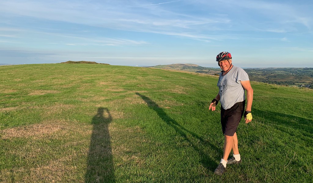 On Knowle Hill heading westwards Offroad cycle Steeple … Flickr