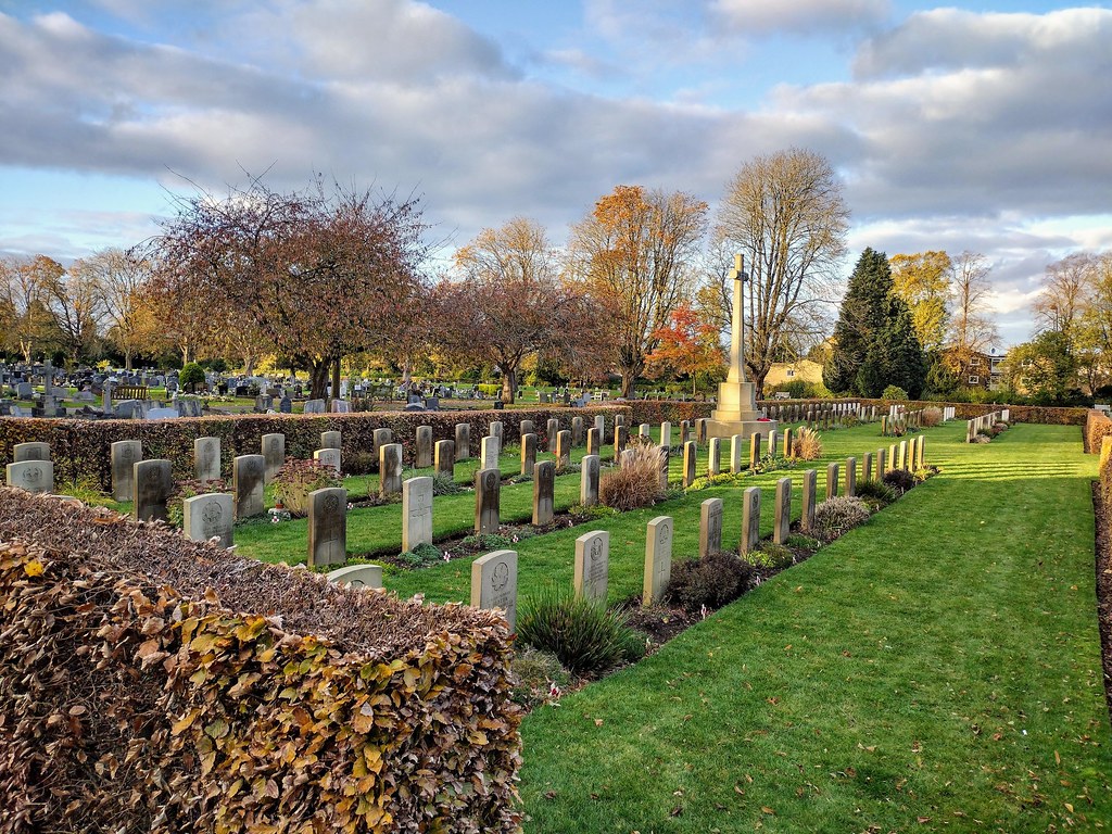 Towcester Road Cemetery, War Graves Northampton. Friday,… Flickr