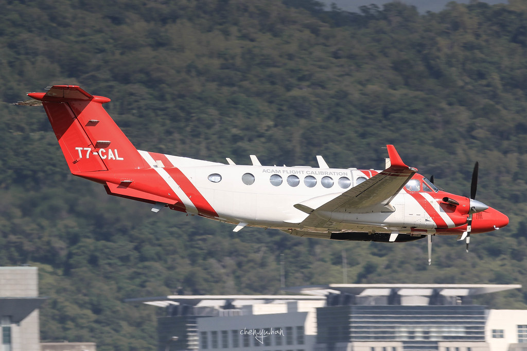 Calibrator ACAM Flight Calibration Services Beechcraft 300… Flickr