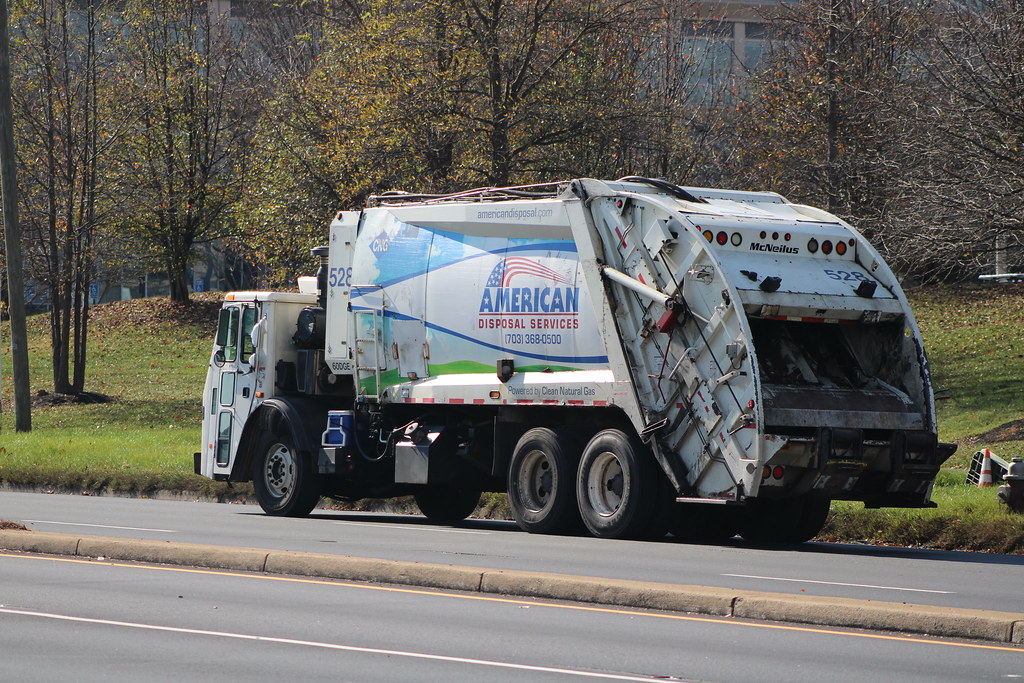 American Disposal Truck 528 CNG Mack LEU McNeilus XCRL Flickr
