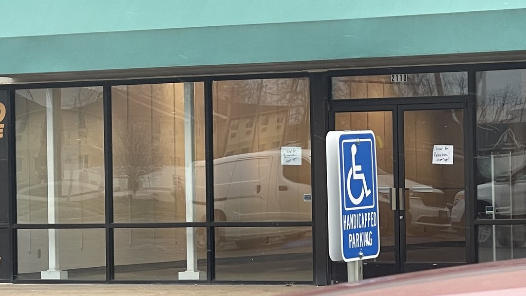 Closed former Maurices store, Kirksville, Mo Jarods2002 Flickr