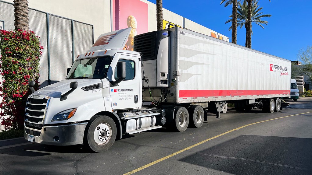 Performance Food Service Freightliner Cascadia 3200155 wit… Flickr