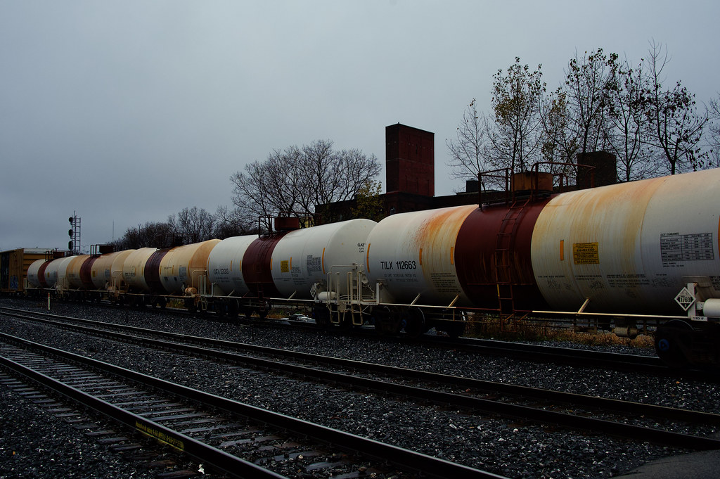 Tank cars TILX 112663, GATX 231313, UTLX 130269, TILX 1118… Flickr