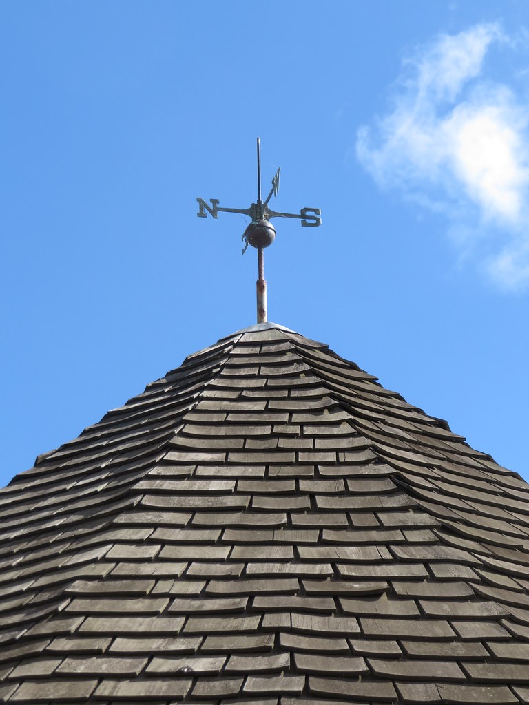Woodbridge weather vane On the roof of The Fish Box at Woo… Flickr