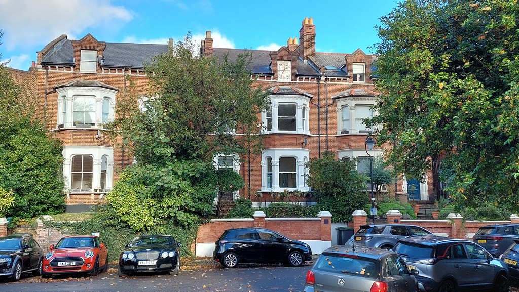 Cromwell Avenue, Highgate Ilona Flickr