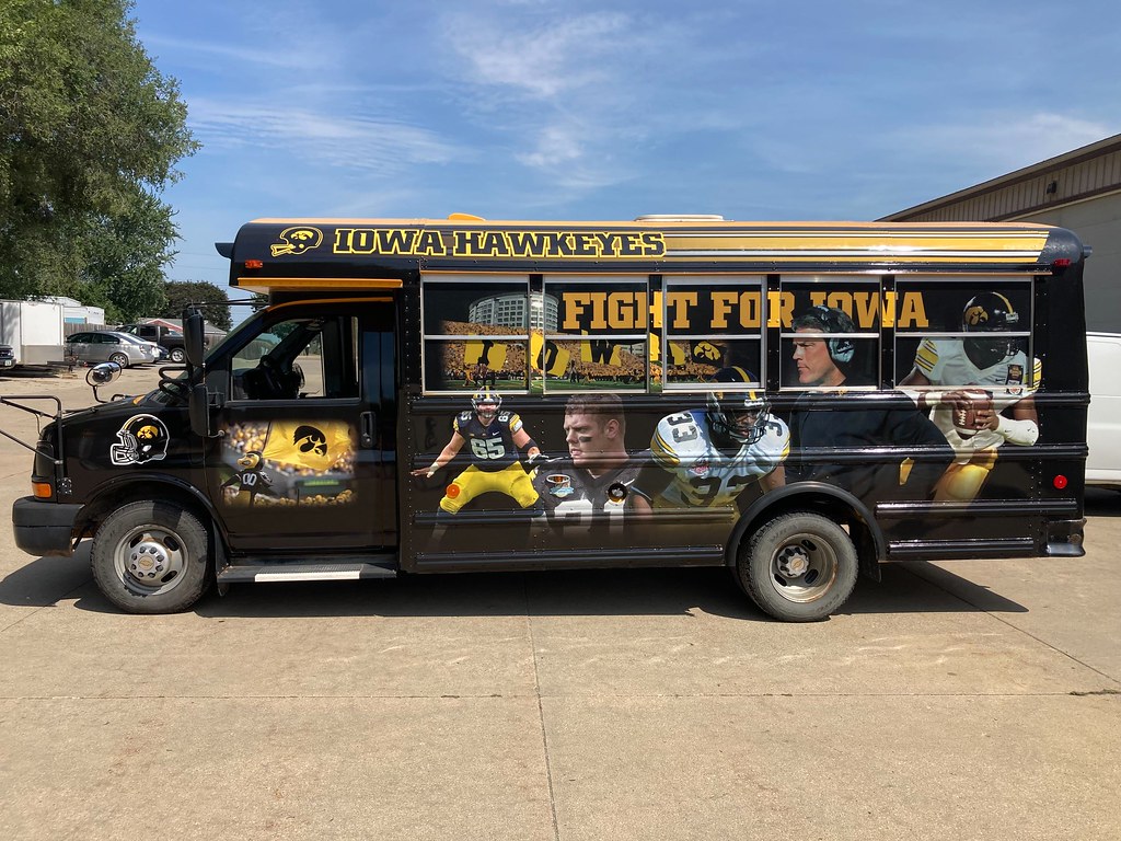Hawkeye Tailgate Bus Lashier Graphics & Signs Flickr
