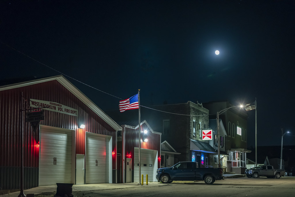 Full Moon Rising Full moon over West Brooklyn, Illinois (p… Flickr