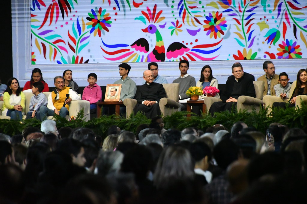 El prelado del Opus Dei en México Viaje de Mons. Fernando … Flickr