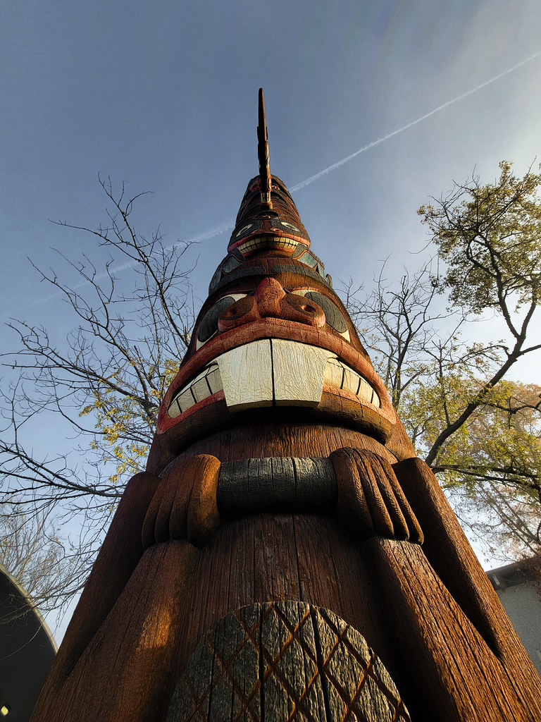 Scavenger hunt4 Totem pole Qalid Mohamed Flickr