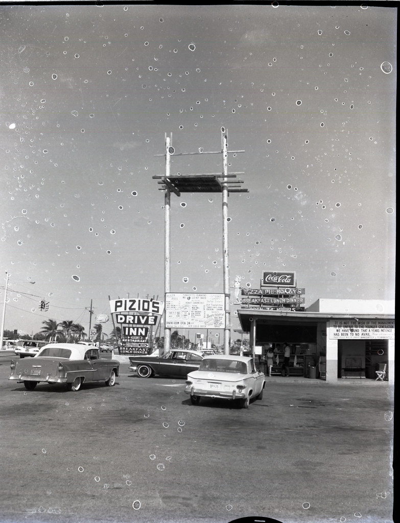 MM00053236x Pizio's Drive Inn, 1890 North Roosevelt Blvd. … Flickr