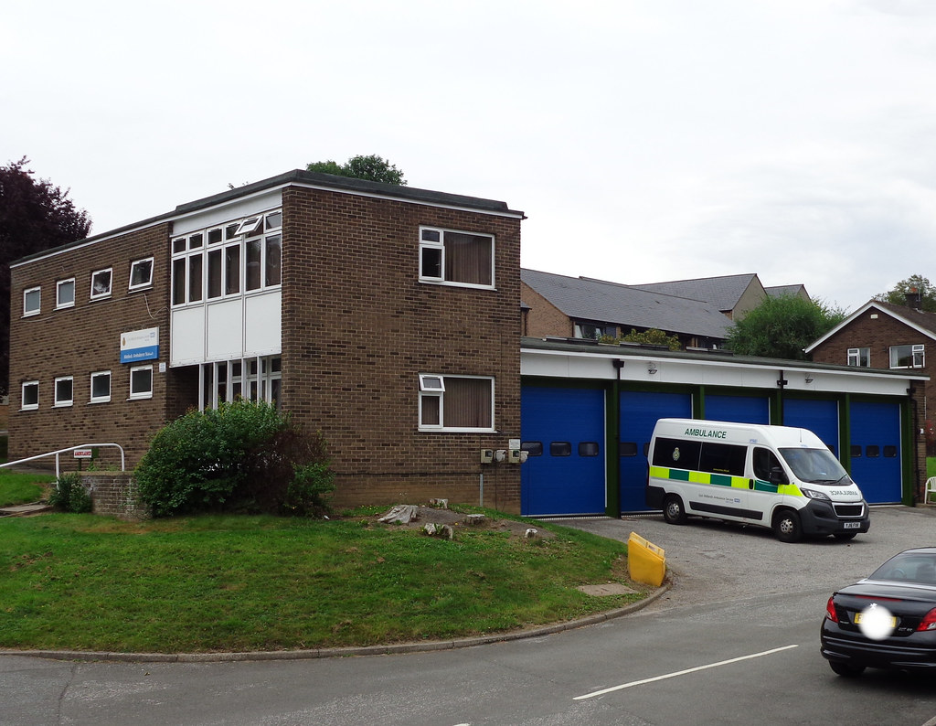East Midlands Ambulance Service (Matlock) Matlock Ambulanc… Flickr